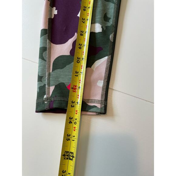 OLD NAVY Active Go Dry Leggings Colorful Camo Print Women's Size MED Activewear - Picture 6 of 8